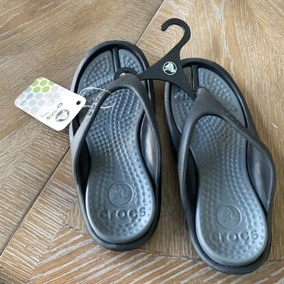 NWT Crocs Kids Athens Black sandals 12/13 - Picture 2 of 4